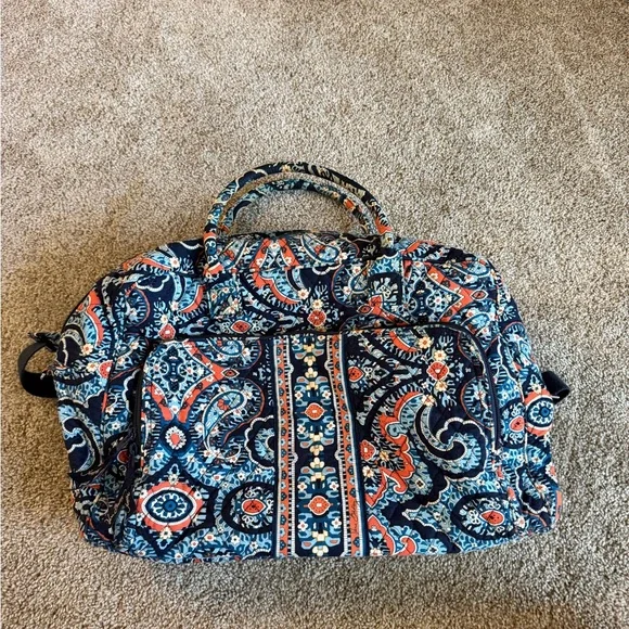 Vera Bradley Travel Bag in Retired Pattern: Marrakesh 2015 - Picture 1 of 3